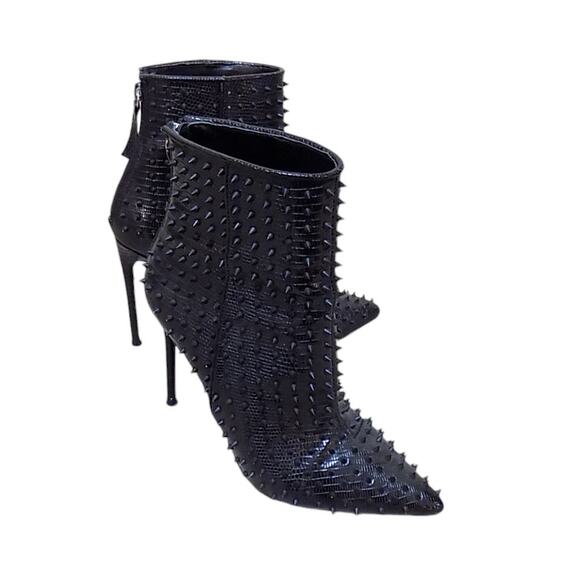 Steve Madden Shoes - Steve Madden Via-S Spiked Stiletto Ankle Boots 7 Women Biker Moto Mobwife Punk